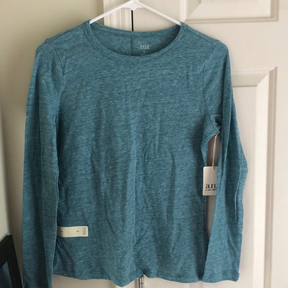 NWT Long Sleeve T-Shirt